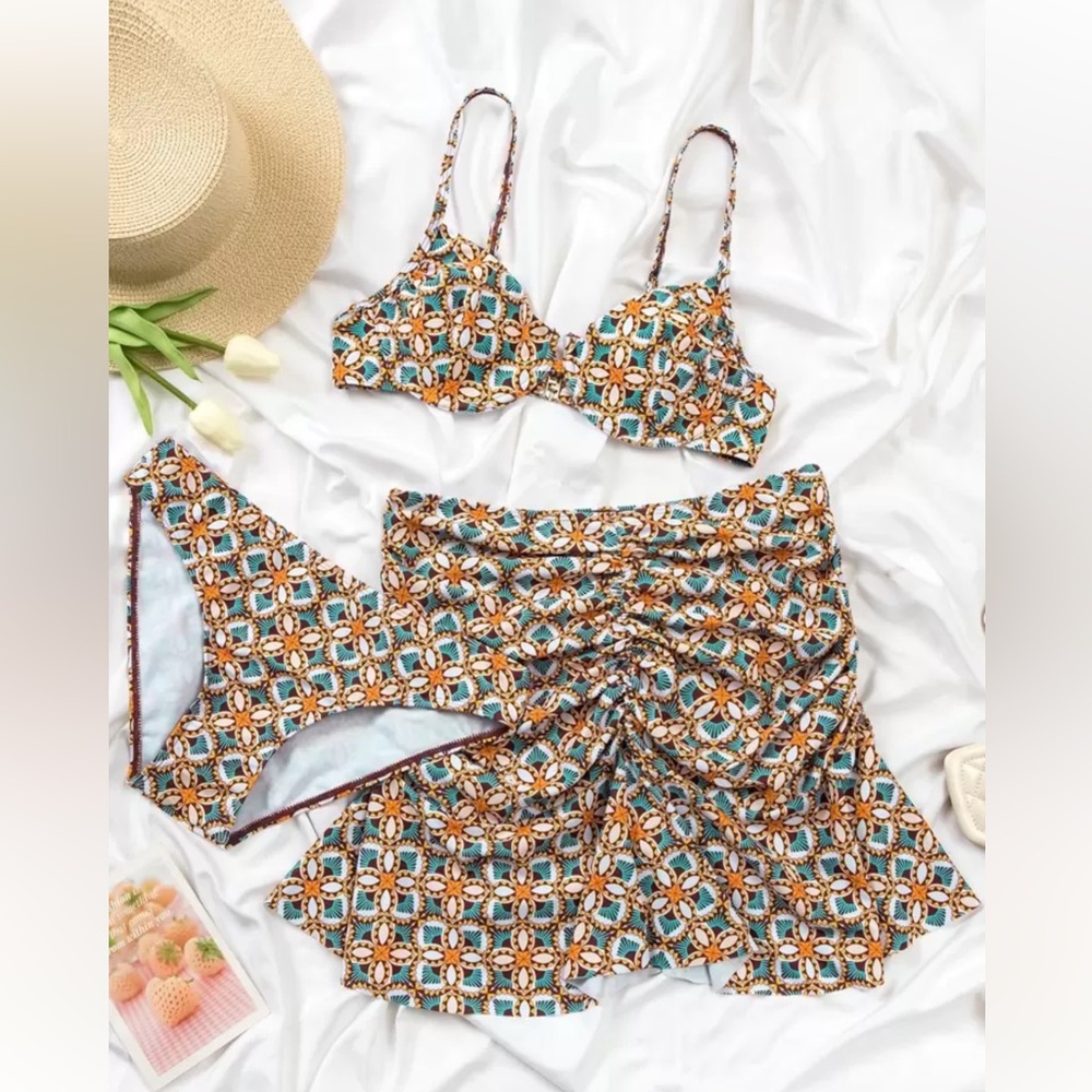 Colorful Geometric Bikini Set - Picture 3 of 3